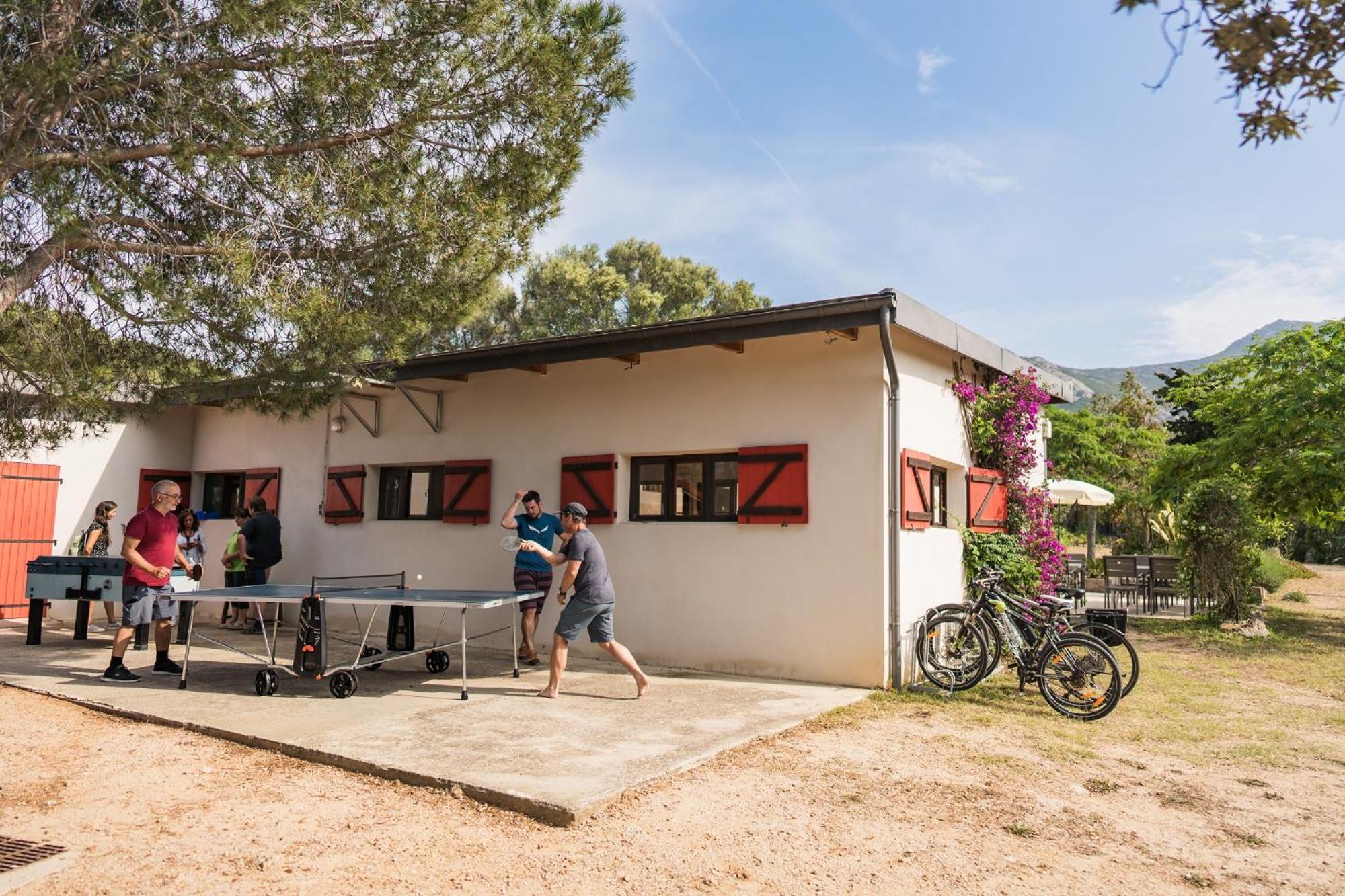 Feriendorf La Mora Calvi  Bagian luar foto